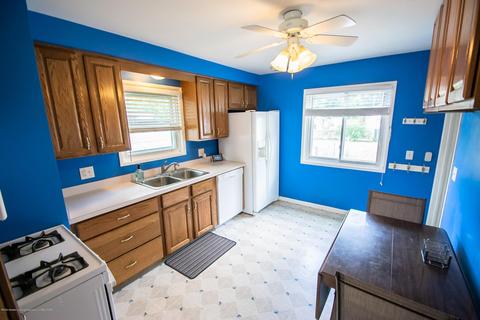 901 Kendon Dr, Lansing, MI 48910 photo 9