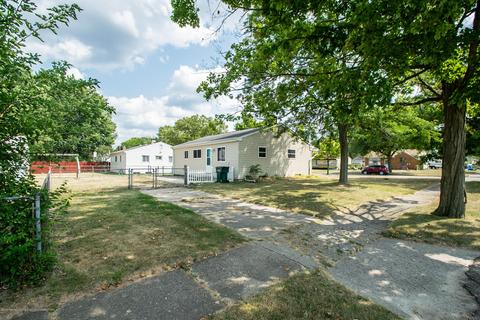 901 Kendon Dr, Lansing, MI 48910 photo 4