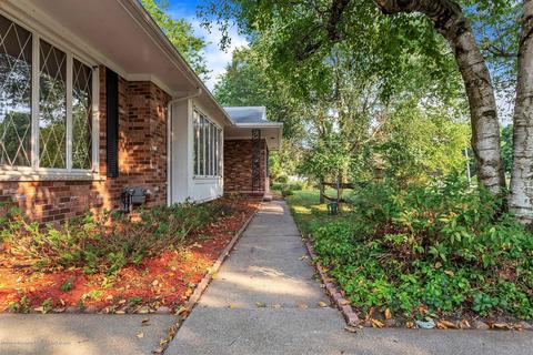 1345 E Twinbrook Dr, Dewitt, MI 48820 photo 6