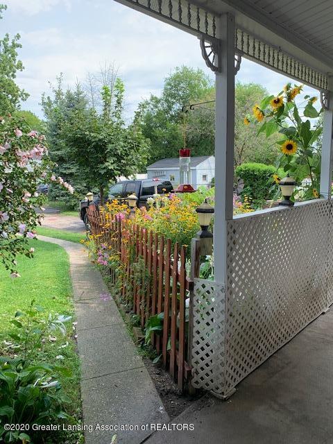 307 E Corunna Ave, Corunna, MI 48817 photo 4