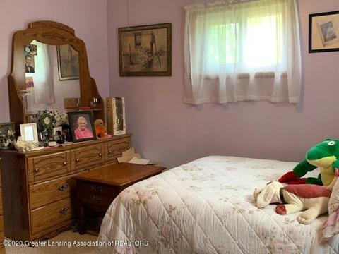 307 E Corunna Ave, Corunna, MI 48817 photo 13