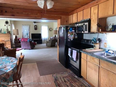 307 E Corunna Ave, Corunna, MI 48817 photo 8
