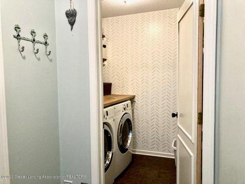 1240 Castlewood Cir, Dewitt, MI 48820 photo 21