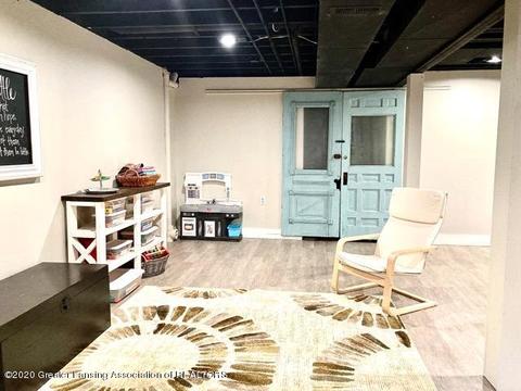 1240 Castlewood Cir, Dewitt, MI 48820 photo 37