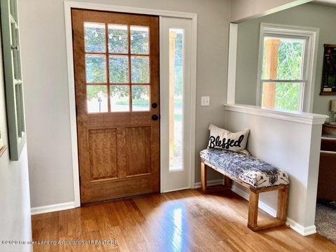 1240 Castlewood Cir, Dewitt, MI 48820 photo 5