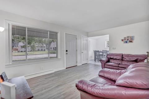 429 Iris Ave, Lansing, MI 48917 photo 8