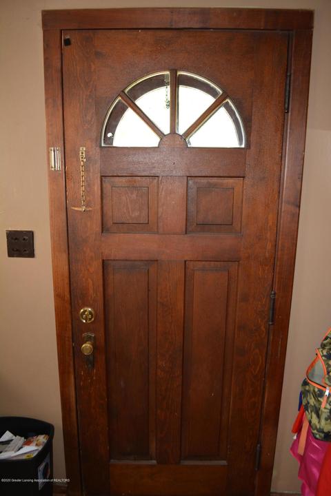 2201 Alpha St, Lansing, MI 48910 photo 3