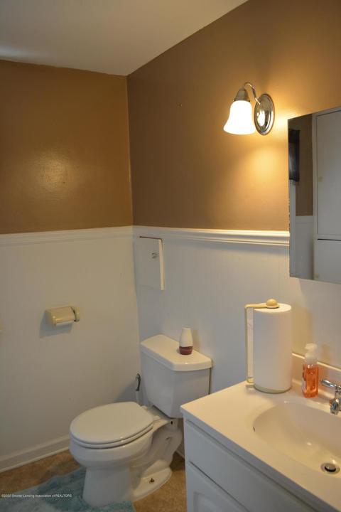 2201 Alpha St, Lansing, MI 48910 photo 11