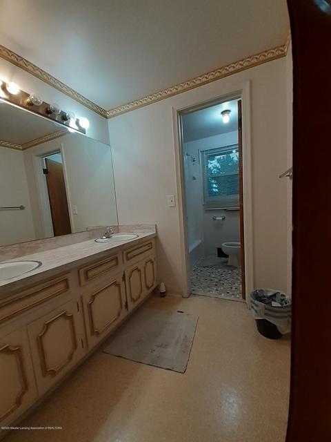 3801 Starlight Ln, Lansing, MI 48911 photo 10
