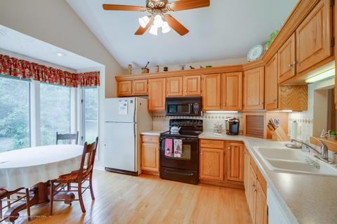 1896 Danbury E, Okemos, MI 48864 photo 16