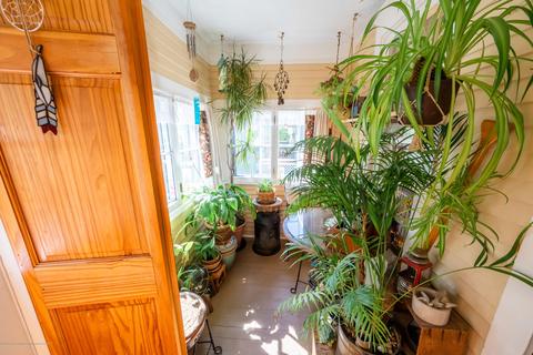 620 Smith Ave, Lansing, MI 48910 photo 5