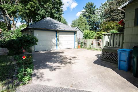 620 Smith Ave, Lansing, MI 48910 photo 4