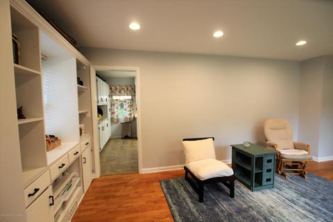 5585 Hallendale Rd, Haslett, MI 48840 photo 9