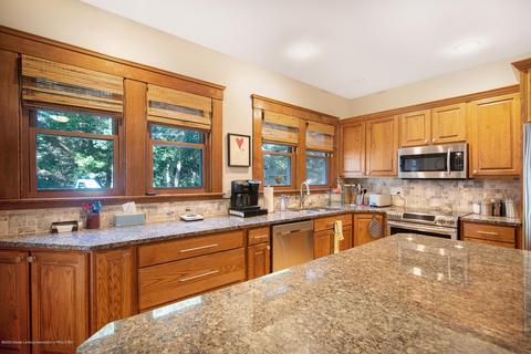 529 Clark St, Owosso, MI 48867 photo 10