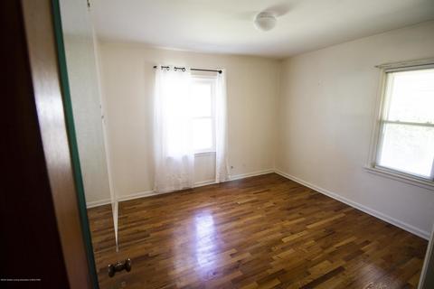 1515 Berkeley Dr, Lansing, MI 48910 photo 11
