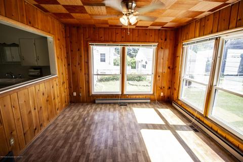 1515 Berkeley Dr, Lansing, MI 48910 photo 8
