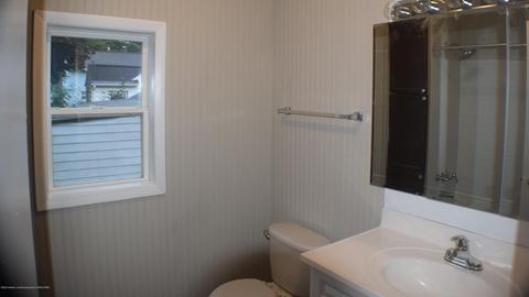 2404 Lyons Ave, Lansing, MI 48910 photo 3