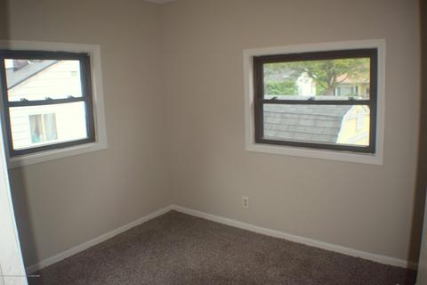 2404 Lyons Ave, Lansing, MI 48910 photo 4