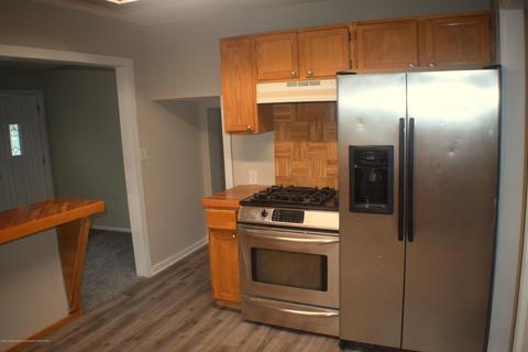 2404 Lyons Ave, Lansing, MI 48910 photo 6