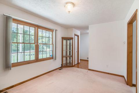 2970 Pine Tree Rd, Lansing, MI 48911 photo 7