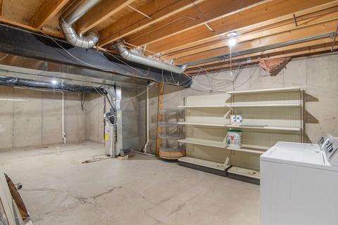 2970 Pine Tree Rd, Lansing, MI 48911 photo 13