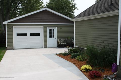 316 N Madison St, Perry, MI 48872 photo 4