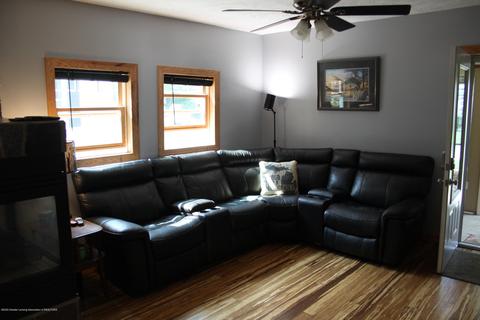 316 N Madison St, Perry, MI 48872 photo 15