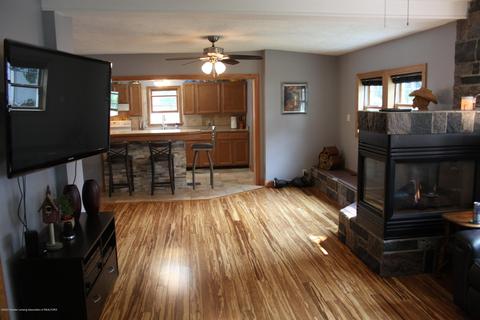 316 N Madison St, Perry, MI 48872 photo 10