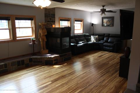 316 N Madison St, Perry, MI 48872 photo 12