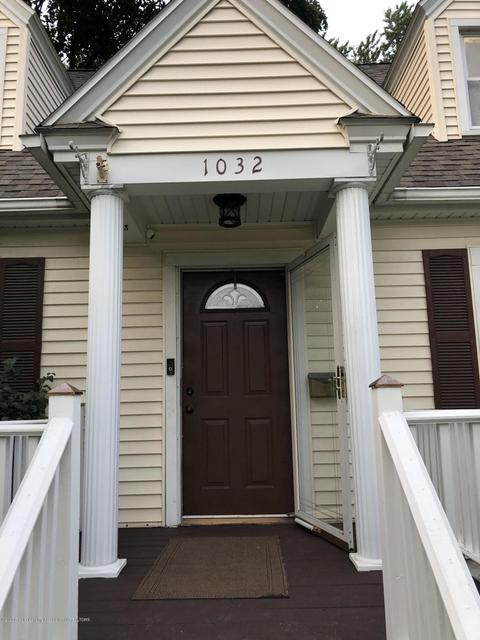 1032 Smith Ave, Lansing, MI 48910 photo 2