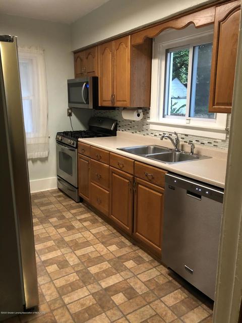 1032 Smith Ave, Lansing, MI 48910 photo 6