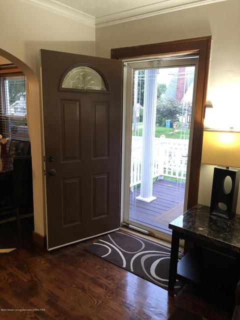 1032 Smith Ave, Lansing, MI 48910 photo 3