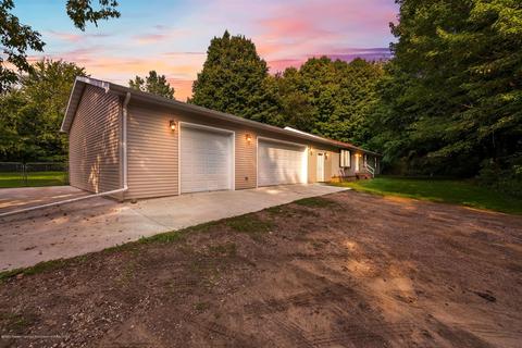 6590 Williams Rd, Dimondale, MI 48821 photo 1
