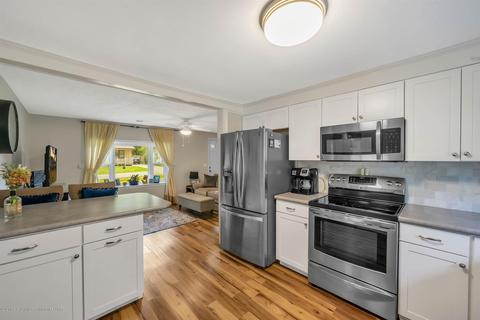 5979 Harvey St, Haslett, MI 48840 photo 5