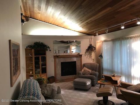 1764 Roe St, Haslett, MI 48840 photo 2