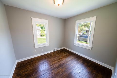 1127 Hapeman St, Lansing, MI 48915 photo 10