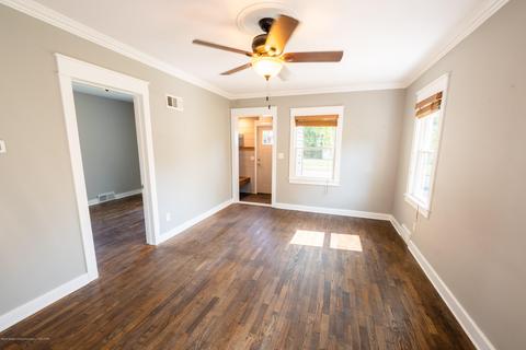 1127 Hapeman St, Lansing, MI 48915 photo 5