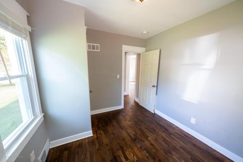 1127 Hapeman St, Lansing, MI 48915 photo 16