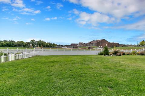 1324 Wickham Dr, Lansing, MI 48906 photo 27