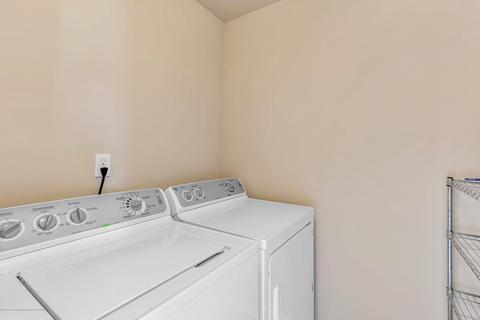 1324 Wickham Dr, Lansing, MI 48906 photo 19