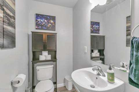 1324 Wickham Dr, Lansing, MI 48906 photo 13