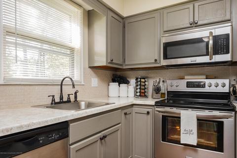 330 N Dibble Ave, Lansing, MI 48917 photo 16