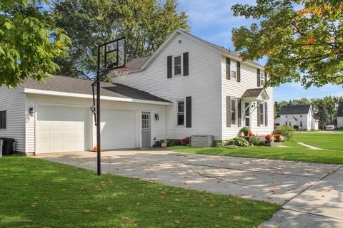 330 N Pine St, Fowler, MI 48835 photo 1