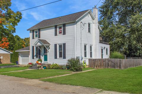 330 N Pine St, Fowler, MI 48835 photo 2