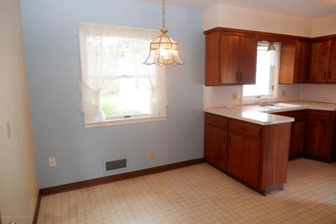 4920 Devonshire Ave, Lansing, MI 48910 photo 9