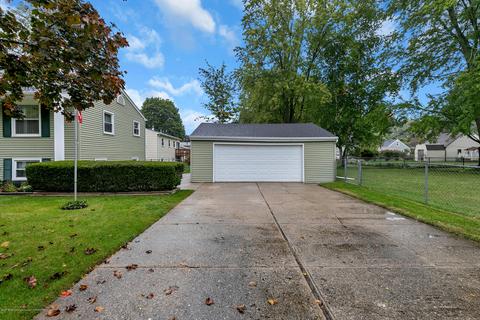 720 Donson Dr, Lansing, MI 48911 photo 2
