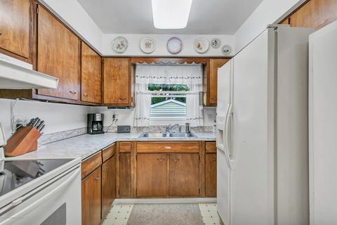 720 Donson Dr, Lansing, MI 48911 photo 8