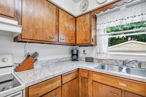 720 Donson Dr, Lansing, MI 48911 photo 9
