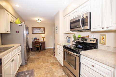 4209 Devonshire Ave, Lansing, MI 48910 photo 6
