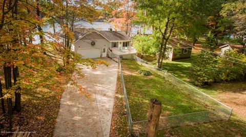 1324 Forest Rd, Harrison, MI 48625 photo 2